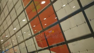 Barcelona Havaalanı'nda reklam