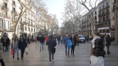 Barselona Caddesi üzerinde kişi