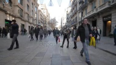 Barselona Caddesi üzerinde kişi