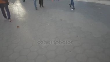 Barselona Caddesi üzerinde kişi