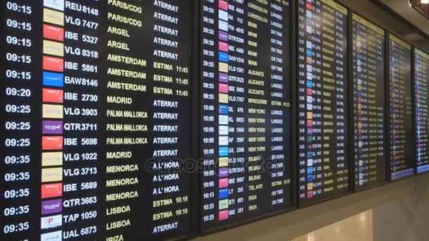 Barcelona luchthaven bestemmingen bestuur — Stockvideo