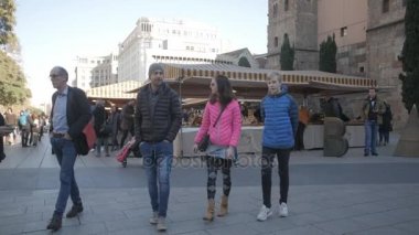 Barselona Caddesi üzerinde kişi