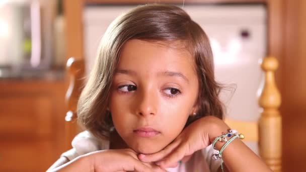 美しい小さな女の子 — ストック動画