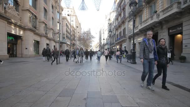 Gente en la calle Barcelona — Vídeos de Stock