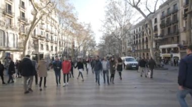 Barselona Caddesi üzerinde kişi