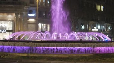 Barselona şehir sokaklarını Noel