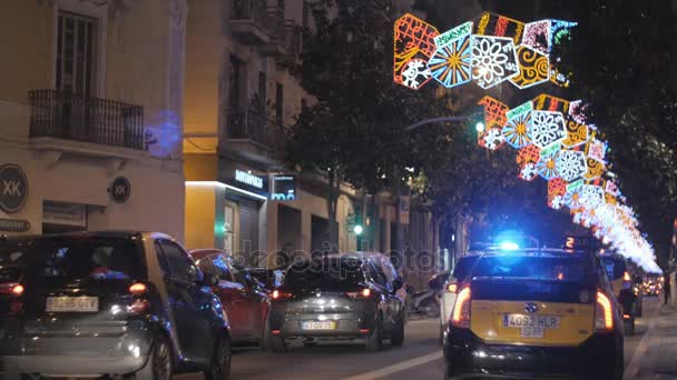 De straten van de stad van Barcelona op Kerstmis — Stockvideo