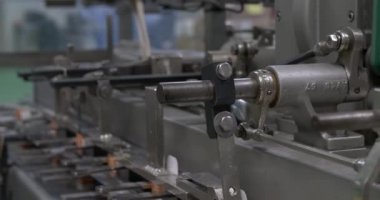 Tıbbi ve fabrika çalışma süreci