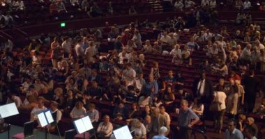 Royal Opera House insanlarda