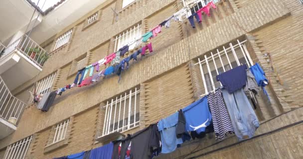 Colgar Ropa Secar Líneas Lavandería Edificio — Vídeos de Stock