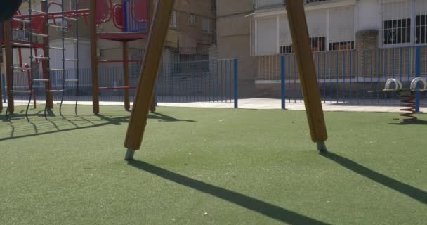 Niña Linda Jugando Parque Juegos Para Niños — Vídeo de stock