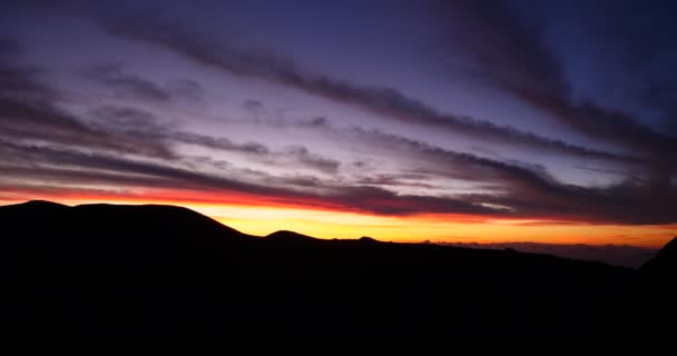 Incroyable Coucher Soleil Rouge Lever Soleil Sur Silhouette Des Montagnes — Video