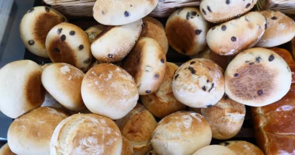 Brot Und Backwaren Großes Sortiment Der Bäckerei Regale Mit Frisch — Stockvideo