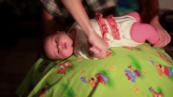 Μωρό κάνει προπόνηση — Αρχείο Βίντεο