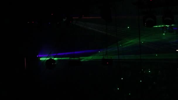 Lasershow i mörkret — Stockvideo