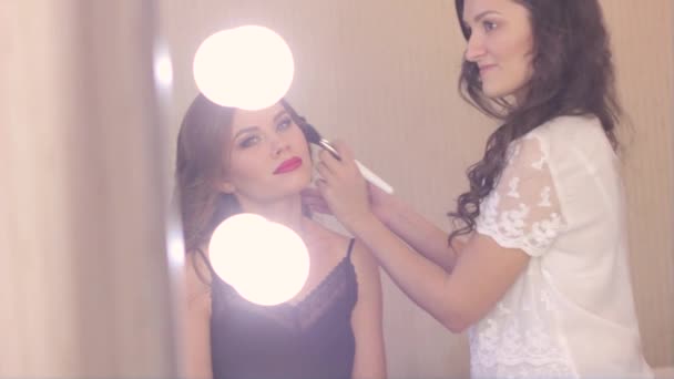 Make-up artist pictează ochii — Videoclip de stoc