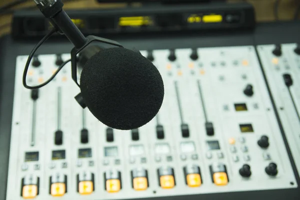 Il microfono nello Studio radio — Foto Stock