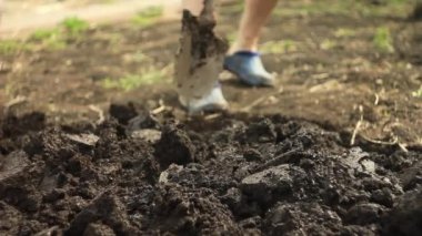 kazma kürek bahçe yatak