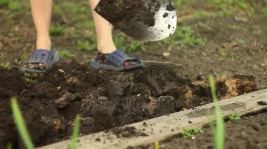 kazma kürek bahçe yatak