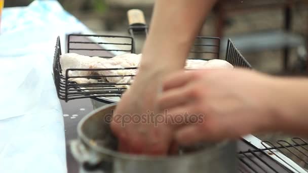 Cozinha churrasqueira ao ar livre — Vídeo de Stock