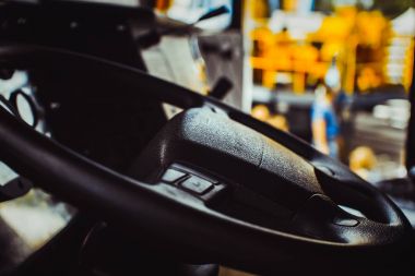 Büyük direksiyon simidi