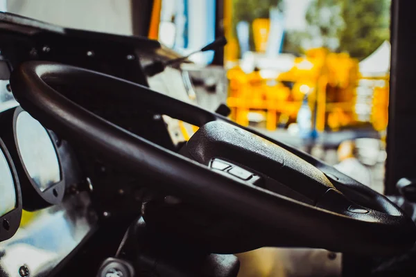 Büyük direksiyon simidi