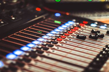 Konserde karıştırma konsolu