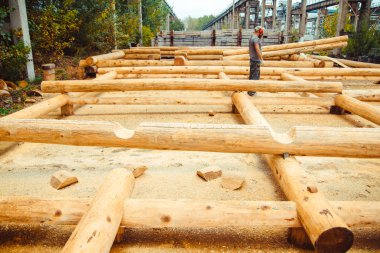 işçiler günlükleri bir ev inşa
