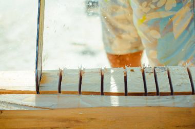 çalışan bir chainsaw Ağaç kesme tezgahlar