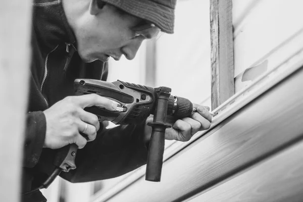 Installation of siding — Stock Photo, Image