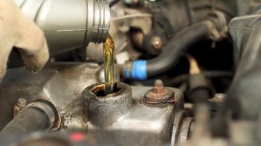 Arabada yağ değişimi