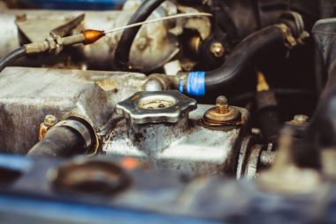 araba motoru kapatmak