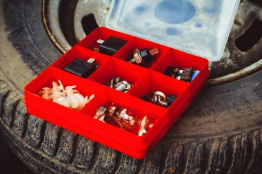 küçük şeyler için kutusu