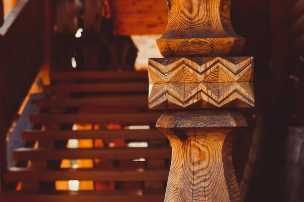 Gesneden kolom van hout — Stockfoto