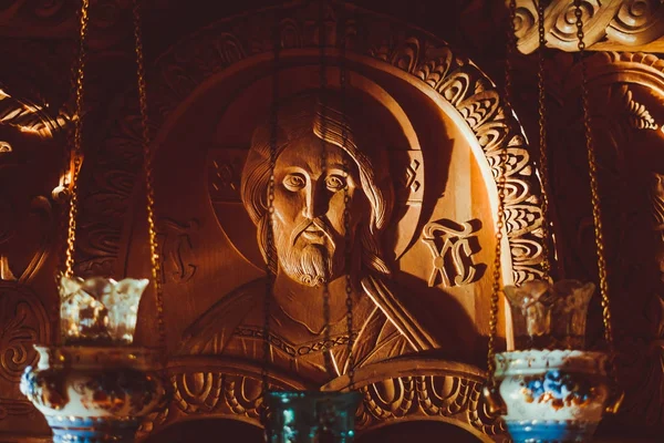 Το πρόσωπο του Ιησού που χαράζεται από το ξύλο — Φωτογραφία Αρχείου