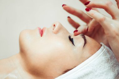 yüz masaj spa salon