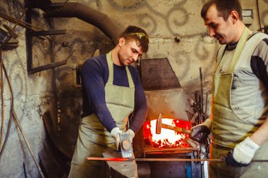 Demirci demirhane olduğunu