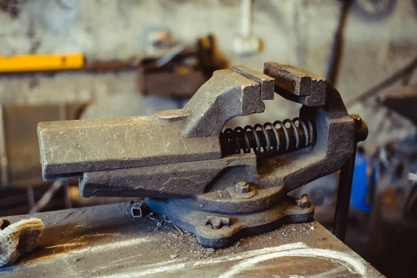 Εργαλεία στην forge — Φωτογραφία Αρχείου