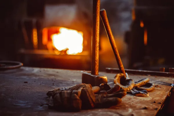 Tools in the forge — Stock Photo, Image