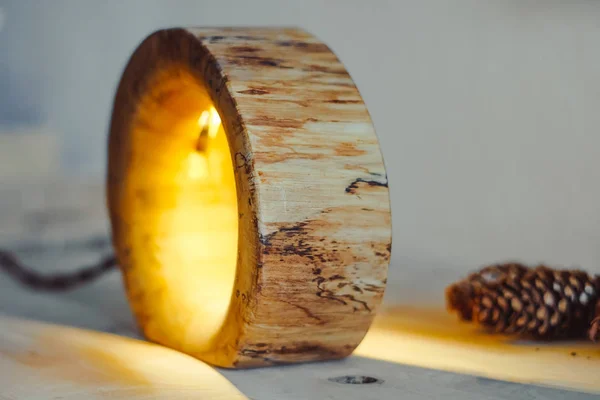 手作り木製のランプ — ストック写真
