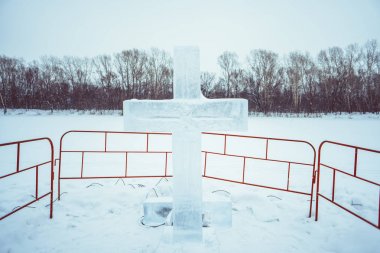 çapraz Rusya'da Epiphany üzerinde buz