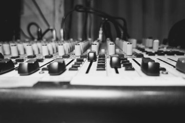 Konserde karıştırma konsolu