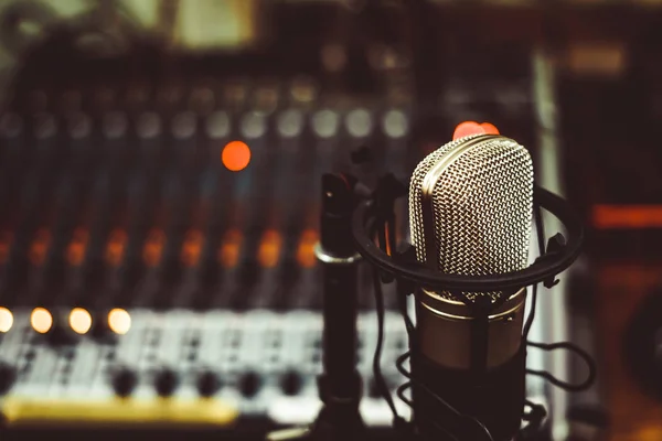 Microphone and mixing console — Stock Photo, Image