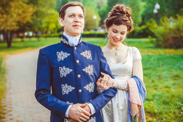 Çift güzel elbiseli