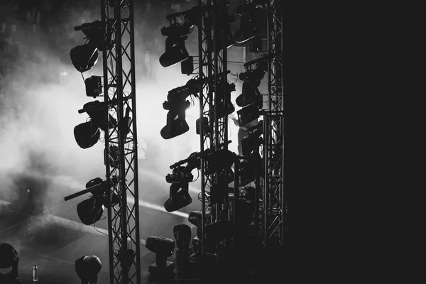 Holofotes no concerto — Fotografia de Stock