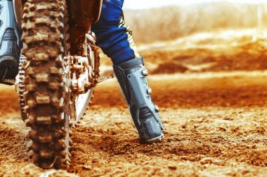 Motorcu başlamadan önce