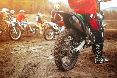 Motorcu başlamadan önce