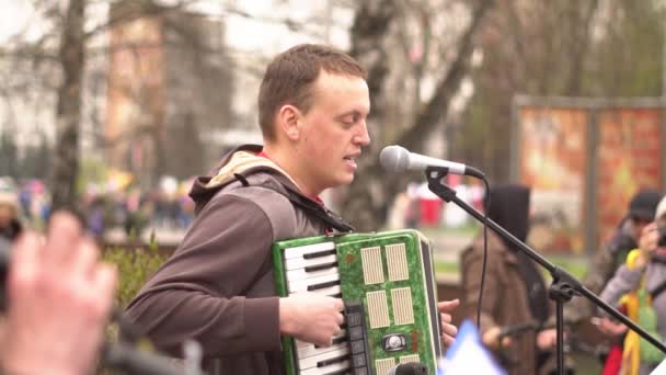 Russia Siberia Novokuznetsk May 2017 Musicians Sing Street — Stock Video