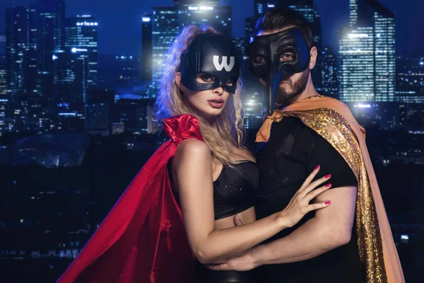 スーパー ヒーローのカップル — ストック写真