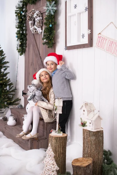 Joyeux petit couple, jour de Noël — Photo